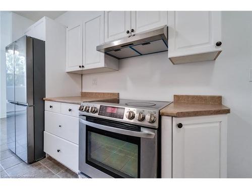 109-700 Dynes Road, Burlington, ON - Indoor Photo Showing Kitchen