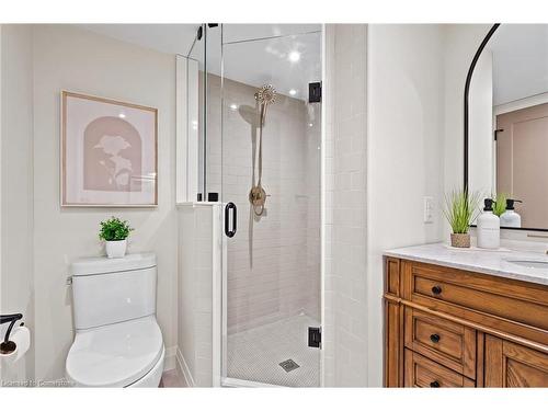 202-2210 Lakeshore Road, Burlington, ON - Indoor Photo Showing Bathroom