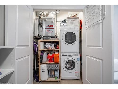 208-40 Esplanade Lane, Grimsby, ON - Indoor Photo Showing Laundry Room