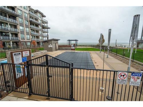 208-40 Esplanade Lane, Grimsby, ON - Outdoor