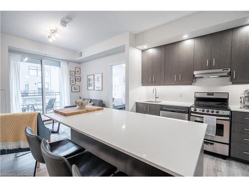 208-40 Esplanade Lane, Grimsby, ON - Indoor Photo Showing Kitchen