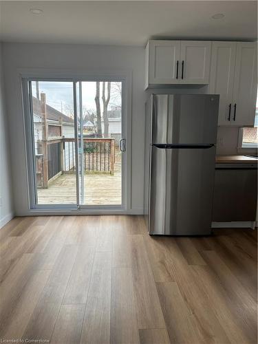 42 Elmwood Avenue, Brantford, ON - Indoor Photo Showing Kitchen