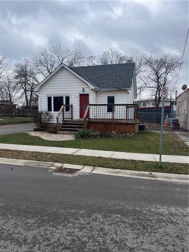 42 Elmwood Avenue, Brantford, ON - Outdoor With Deck Patio Veranda