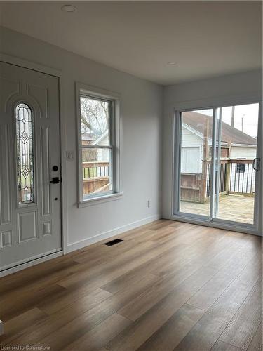 42 Elmwood Avenue, Brantford, ON - Indoor