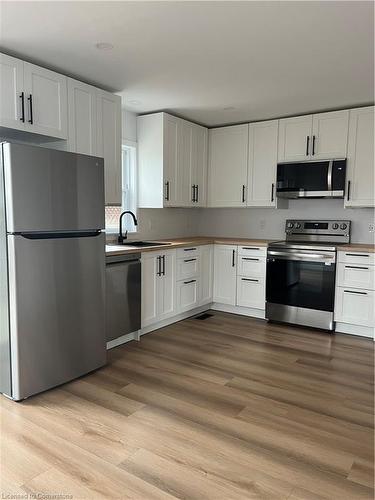 42 Elmwood Avenue, Brantford, ON - Indoor Photo Showing Kitchen