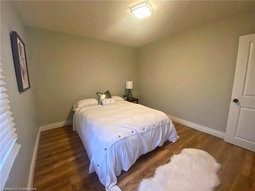 312 East 45Th Street, Hamilton, ON - Indoor Photo Showing Bedroom