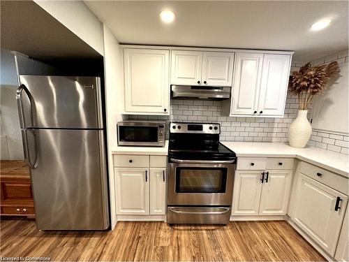 312 East 45Th Street, Hamilton, ON - Indoor Photo Showing Kitchen