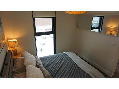 417-118 King Street E, Hamilton, ON - Indoor Photo Showing Bedroom