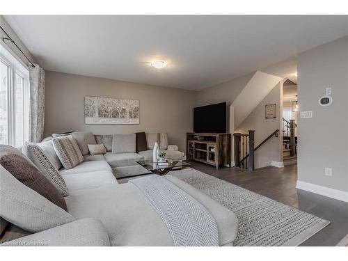 264 Wise Crossing, Milton, ON - Indoor Photo Showing Living Room