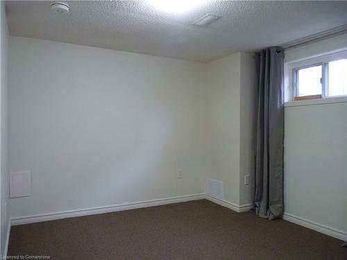 Lower-29 East 41St Street, Hamilton, ON - Indoor Photo Showing Other Room