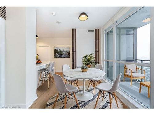 2202-4065 Brickstone Mews, Mississauga, ON - Indoor Photo Showing Dining Room