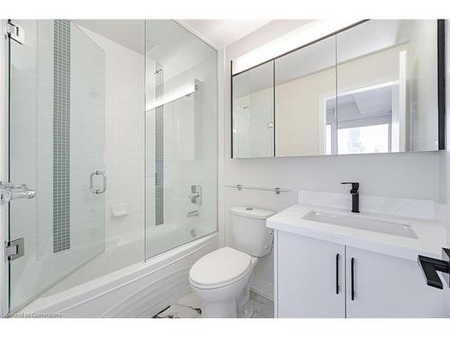 2202-4065 Brickstone Mews, Mississauga, ON - Indoor Photo Showing Bathroom