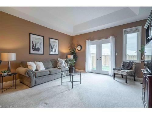 11 Cathy Drive, Mount Hope, ON - Indoor Photo Showing Living Room