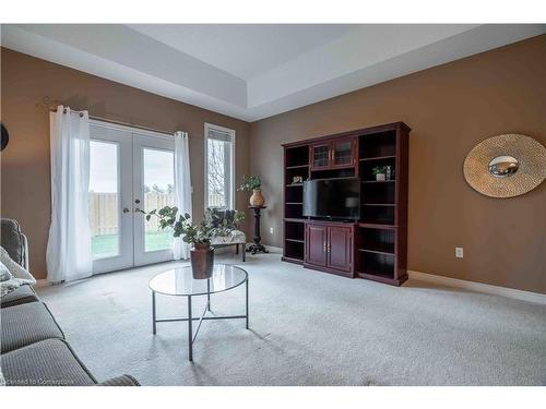 11 Cathy Drive, Mount Hope, ON - Indoor Photo Showing Living Room