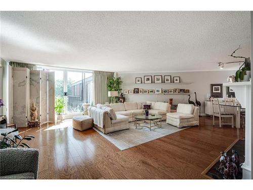 Ph2-150 Wilson Street W, Hamilton, ON - Indoor Photo Showing Living Room