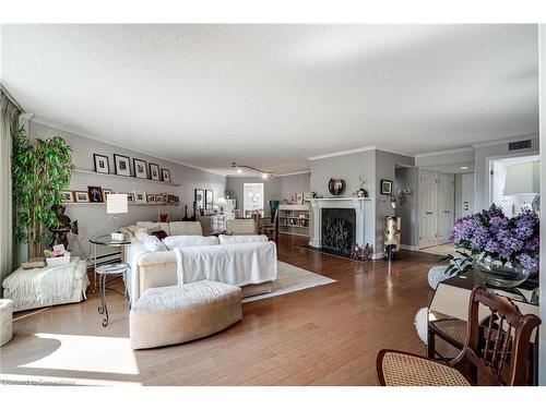 Ph2-150 Wilson Street W, Hamilton, ON - Indoor Photo Showing Living Room