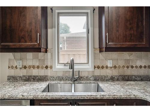 1133 Beechnut Road, Oakville, ON - Indoor Photo Showing Kitchen With Double Sink