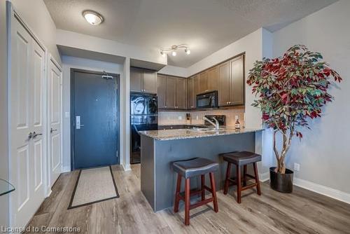 2202-90 Absolute Avenue, Mississauga, ON - Indoor Photo Showing Kitchen