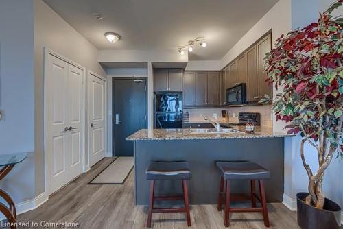 2202-90 Absolute Avenue, Mississauga, ON - Indoor Photo Showing Kitchen