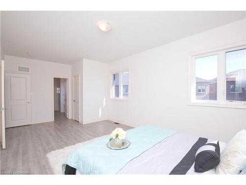 92 Elstone Place, Waterdown, ON - Indoor Photo Showing Bedroom