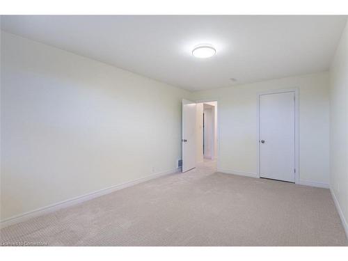 330 Tuck Drive, Burlington, ON - Indoor Photo Showing Other Room