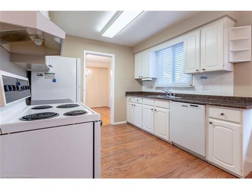 330 Tuck Drive, Burlington, ON - Indoor Photo Showing Kitchen With Double Sink