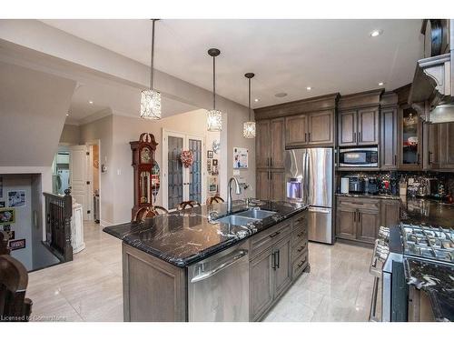 85 Hillcroft Drive, Hamilton, ON - Indoor Photo Showing Kitchen With Stainless Steel Kitchen With Double Sink With Upgraded Kitchen