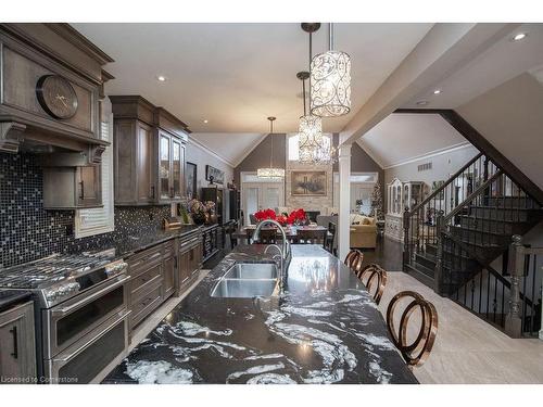 85 Hillcroft Drive, Hamilton, ON - Indoor Photo Showing Kitchen With Double Sink With Upgraded Kitchen