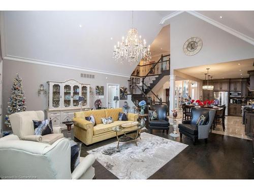 85 Hillcroft Drive, Hamilton, ON - Indoor Photo Showing Living Room