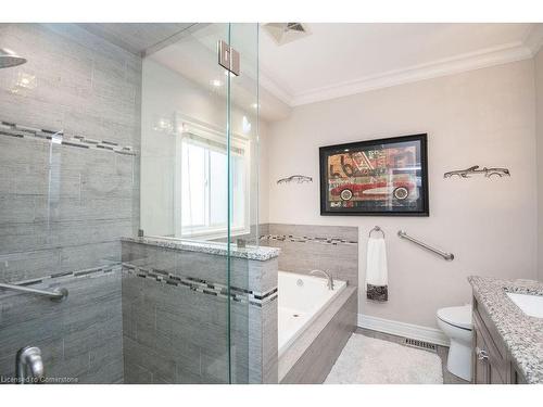 85 Hillcroft Drive, Hamilton, ON - Indoor Photo Showing Bathroom