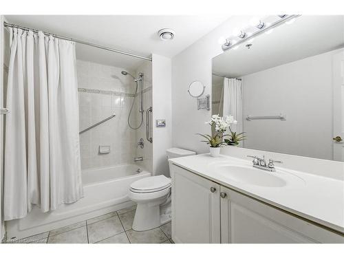 2405-100 Burloak Drive, Burlington, ON - Indoor Photo Showing Bathroom