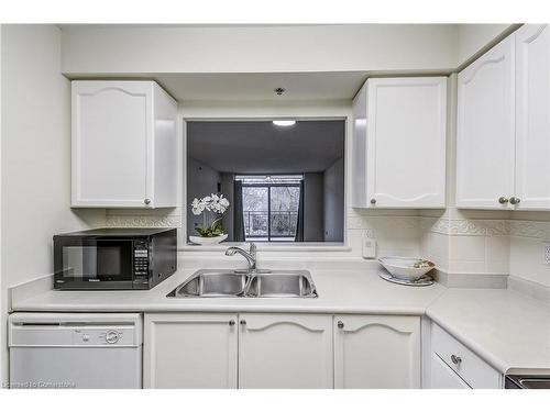 2405-100 Burloak Drive, Burlington, ON - Indoor Photo Showing Kitchen With Double Sink