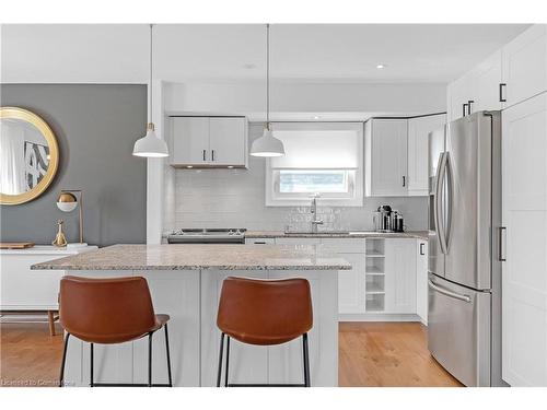 98 Forestgate Drive, Hamilton, ON - Indoor Photo Showing Kitchen With Upgraded Kitchen