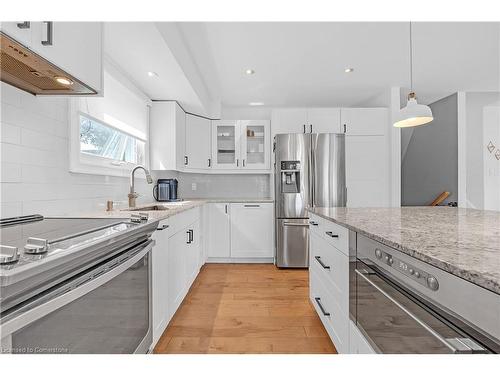 98 Forestgate Drive, Hamilton, ON - Indoor Photo Showing Kitchen With Upgraded Kitchen