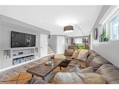 98 Forestgate Drive, Hamilton, ON - Indoor Photo Showing Living Room