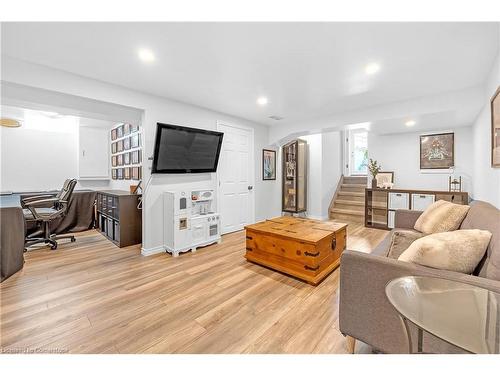 98 Forestgate Drive, Hamilton, ON - Indoor Photo Showing Living Room