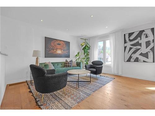 98 Forestgate Drive, Hamilton, ON - Indoor Photo Showing Living Room