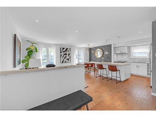 98 Forestgate Drive, Hamilton, ON - Indoor Photo Showing Kitchen With Upgraded Kitchen