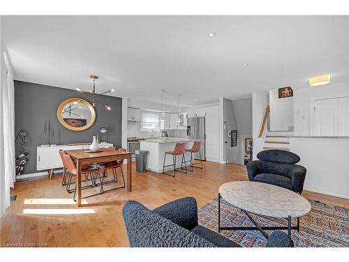 98 Forestgate Drive, Hamilton, ON - Indoor Photo Showing Living Room