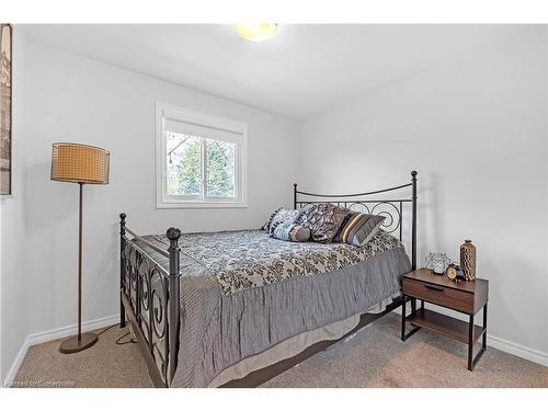 98 Forestgate Drive, Hamilton, ON - Indoor Photo Showing Bedroom