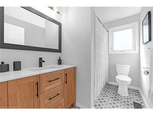 98 Forestgate Drive, Hamilton, ON - Indoor Photo Showing Bathroom