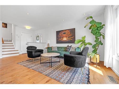 98 Forestgate Drive, Hamilton, ON - Indoor Photo Showing Living Room