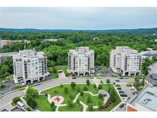 807-3000 Creekside Drive, Dundas, ON - Outdoor With View