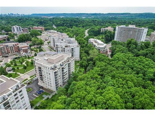 807-3000 Creekside Drive, Dundas, ON - Outdoor With View