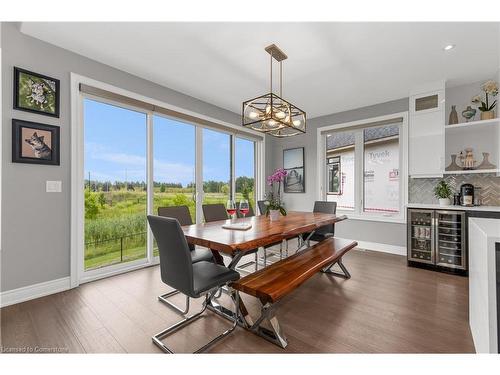 64 Bergenstein Crescent, Fonthill, ON - Indoor Photo Showing Dining Room