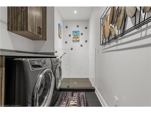 64 Bergenstein Crescent, Fonthill, ON - Indoor Photo Showing Laundry Room