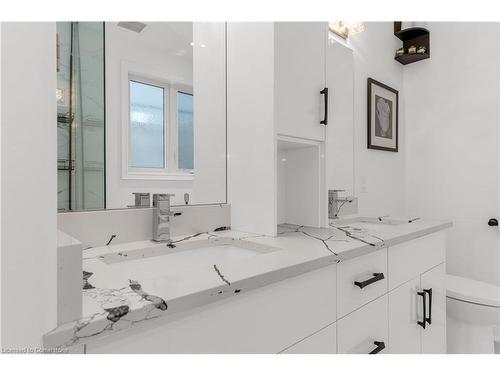 64 Bergenstein Crescent, Fonthill, ON - Indoor Photo Showing Bathroom