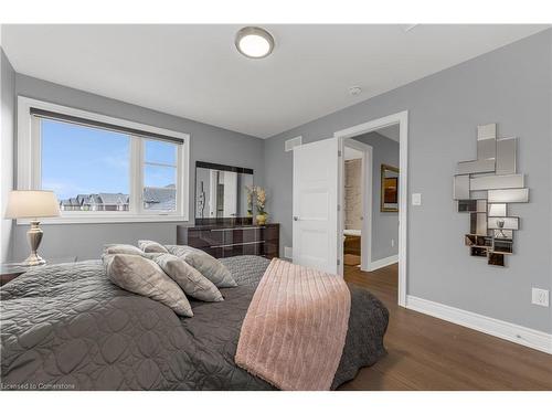 64 Bergenstein Crescent, Fonthill, ON - Indoor Photo Showing Bedroom