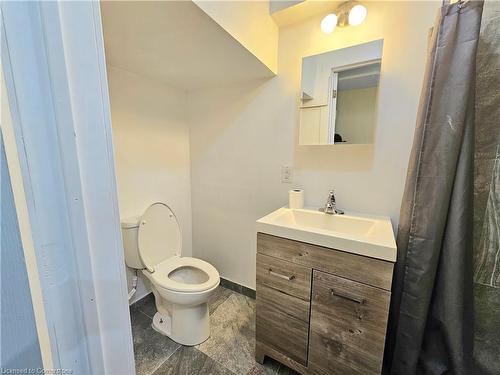 9 Hampton Brook Way Way, Hamilton, ON - Indoor Photo Showing Bathroom