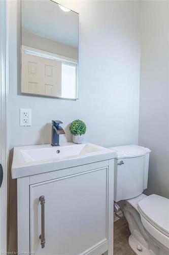 5039 Stenzel Court, Beamsville, ON - Indoor Photo Showing Bathroom